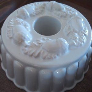 Vintage Ironstone Mold - White with ACORN & LEAF Pattern